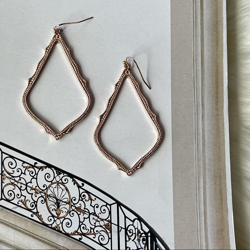 Rose Gold Sophie drop earrings - Picture 4 of 7
